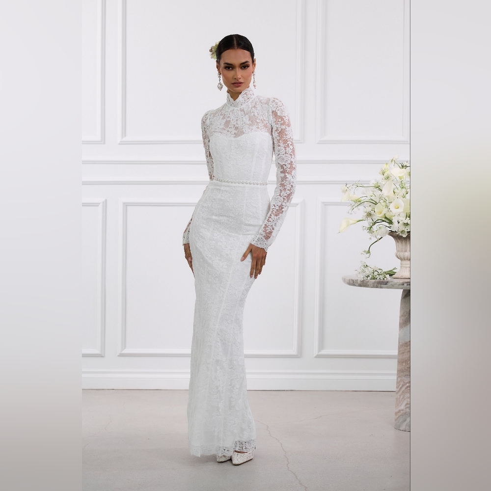 Elegant White Lace High-Neck Dress